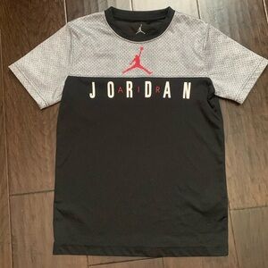 Boys Nike Jordan Shirt Size M